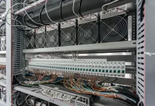 Круглосуточная охрана дата-центров и регулярные проверки оборудования: фундамент цифровой безопасности