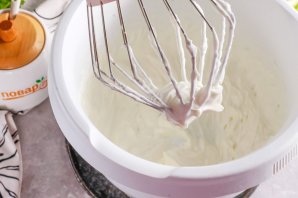 Апельсиновый торт со сметанным кремом