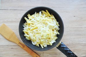 Ароматная картошка жареная на сале с лучком
