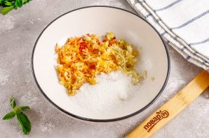 Чебуреки с яблоками