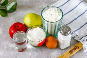 Чебуреки с яблоками