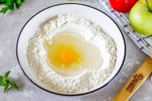 Чебуреки с яблоками