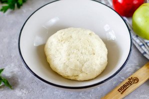 Чебуреки с яблоками