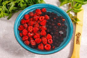 Джем из малины и черной смородины