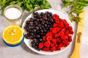 Джем из малины и черной смородины