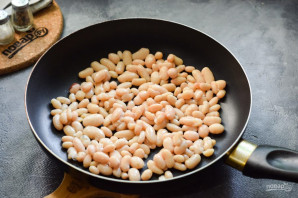 Фасоль с морепродуктами