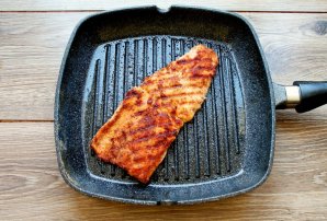 Горбуша на сковороде гриль