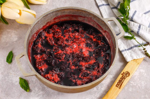 Густое варенье из ежевики