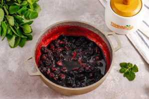 Густое варенье из ежевики