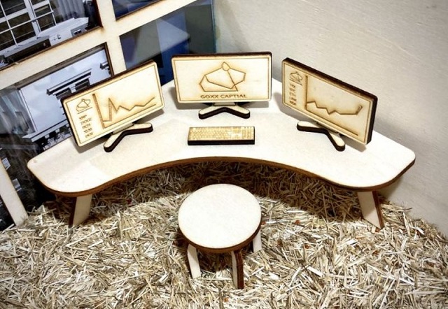 Хомяк торгует криптовалютой и обыгрывает инвесторов