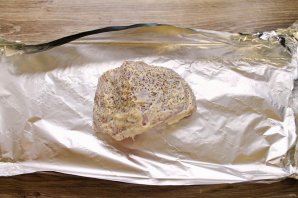 Индейка с розмарином в духовке