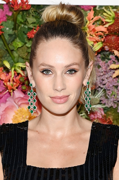 Канны-2021: Адель Экзаркопулос, Тимоти Шаламе, Изабель Юппер, Саша Лусс и другие на вечеринках в рамках фестиваля