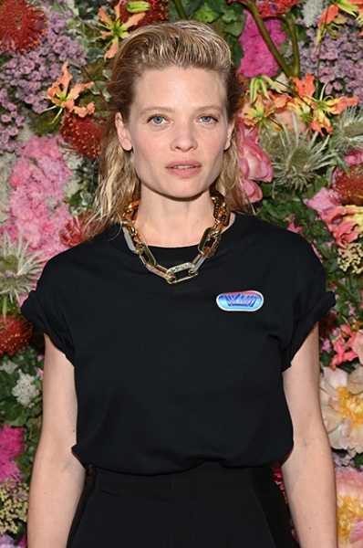 Канны-2021: Адель Экзаркопулос, Тимоти Шаламе, Изабель Юппер, Саша Лусс и другие на вечеринках в рамках фестиваля