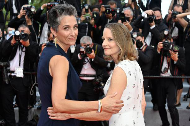 Канны-2021: Белла Хадид, Карла Бруни, Марион Котийяр, Энди Макдауэлл и другие на открытии кинофестиваля