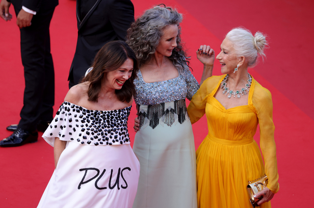 Канны-2021: Белла Хадид, Карла Бруни, Марион Котийяр, Энди Макдауэлл и другие на открытии кинофестиваля