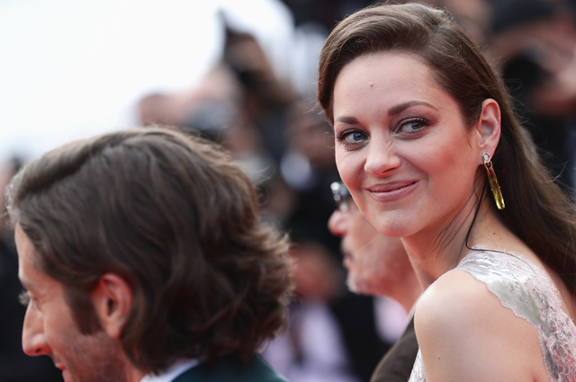 Канны-2021: Белла Хадид, Карла Бруни, Марион Котийяр, Энди Макдауэлл и другие на открытии кинофестиваля