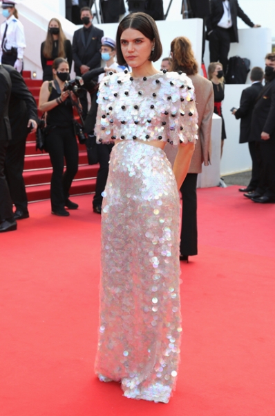 Канны-2021: Белла Хадид, Карла Бруни, Марион Котийяр, Энди Макдауэлл и другие на открытии кинофестиваля