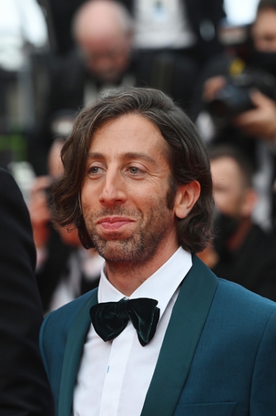 Канны-2021: Белла Хадид, Карла Бруни, Марион Котийяр, Энди Макдауэлл и другие на открытии кинофестиваля