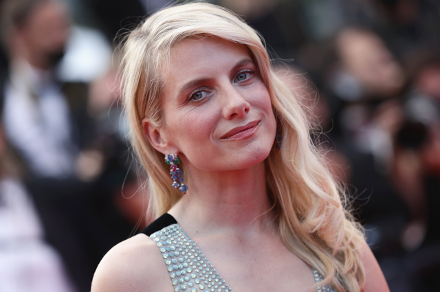 Канны-2021: Белла Хадид, Карла Бруни, Марион Котийяр, Энди Макдауэлл и другие на открытии кинофестиваля