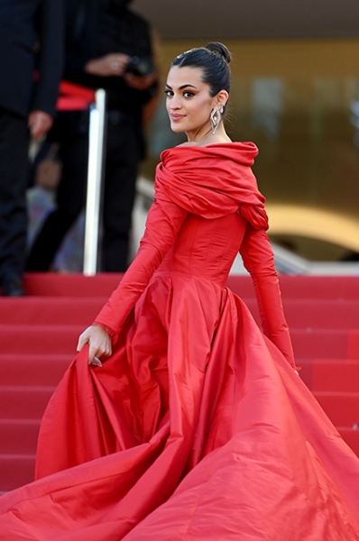 Канны-2021: Шэрон Стоун в цветах, мегашлейф Марты Лозано и платья принцесс &mdash; обсуждаем вечерние образы звезд