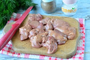 Куриная печень с грецкими орехами