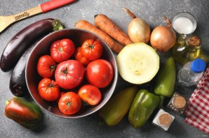 Лечо из кабачков и баклажанов