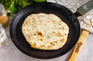 Лепешки с брынзой и зеленью