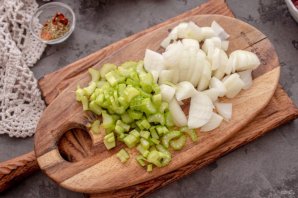 Лобио с сельдереем