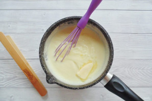 Медовый торт с вишней