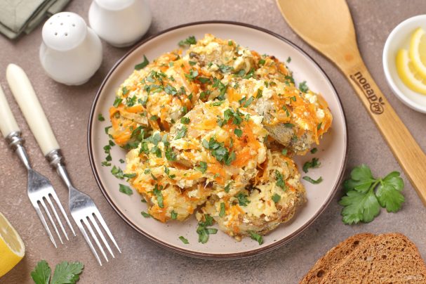 Минтай в сметане в мультиварке