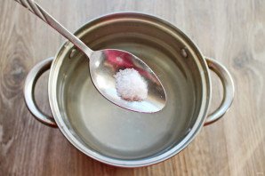 Моченые яблоки с брусникой