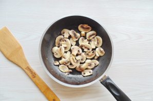 Морковь по-корейски с шампиньонами