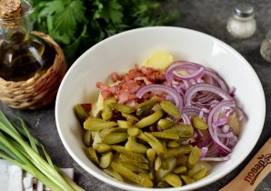 Немецкий картофельный салат с беконом