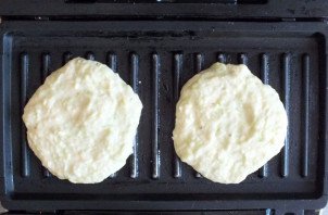 Оладьи из кабачка в мультипекаре