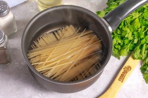 Паста с виноградом и сыром