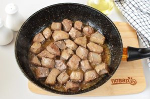 Печень говяжья с овощами