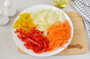 Печень говяжья с овощами