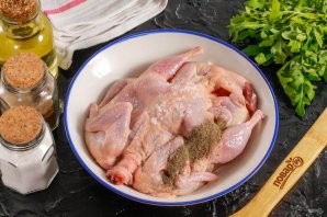 Перепелки в соевом соусе в духовке