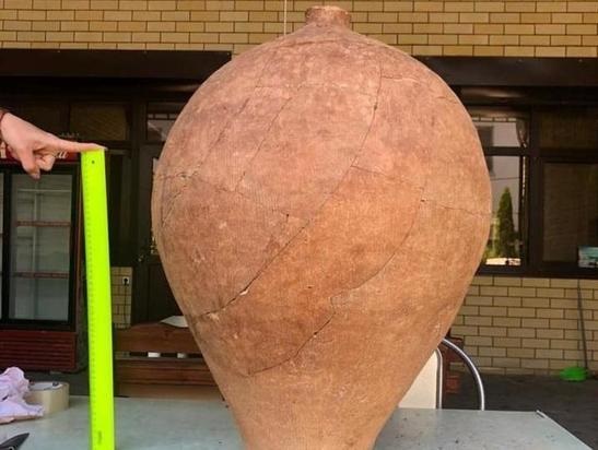 Под Анапой найден античный пифос