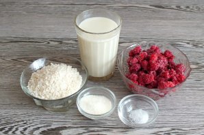 Рисовая каша с малиной