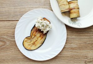 Рулетики из баклажанов с сулугуни