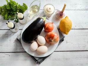 Салат из жареных баклажанов с майонезом