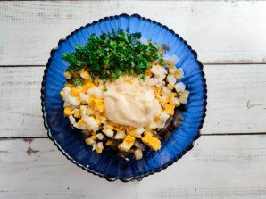 Салат из жареных баклажанов с майонезом