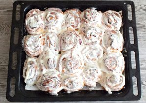 Синнабоны с малиной