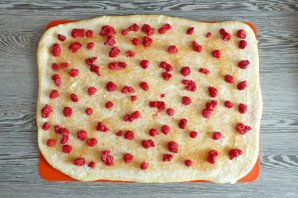 Синнабоны с малиной