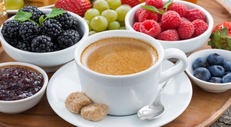 Стоматолог Ешидоржиев: фрукты, кофе и газировки вредят зубам — читать на Gastronom.ru