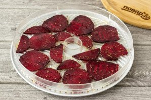 Свекольные чипсы в сушилке
