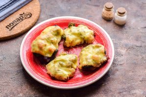 Свиные отбивные с брокколи и сыром