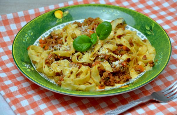 Тальятелле болоньезе