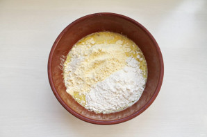 Тесто из кукурузной муки для пирожков